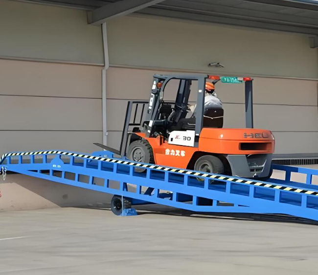 浦北移动式卸货平台（叉车用）